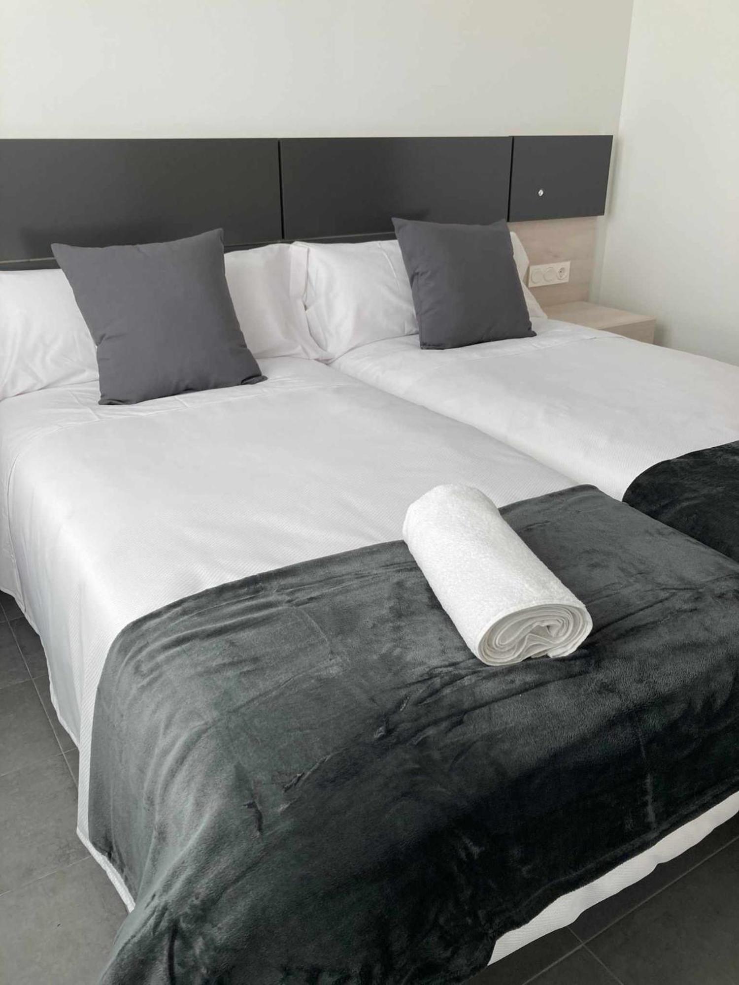 Ramon Y Cajal Suites De Luxe レオン エクステリア 写真