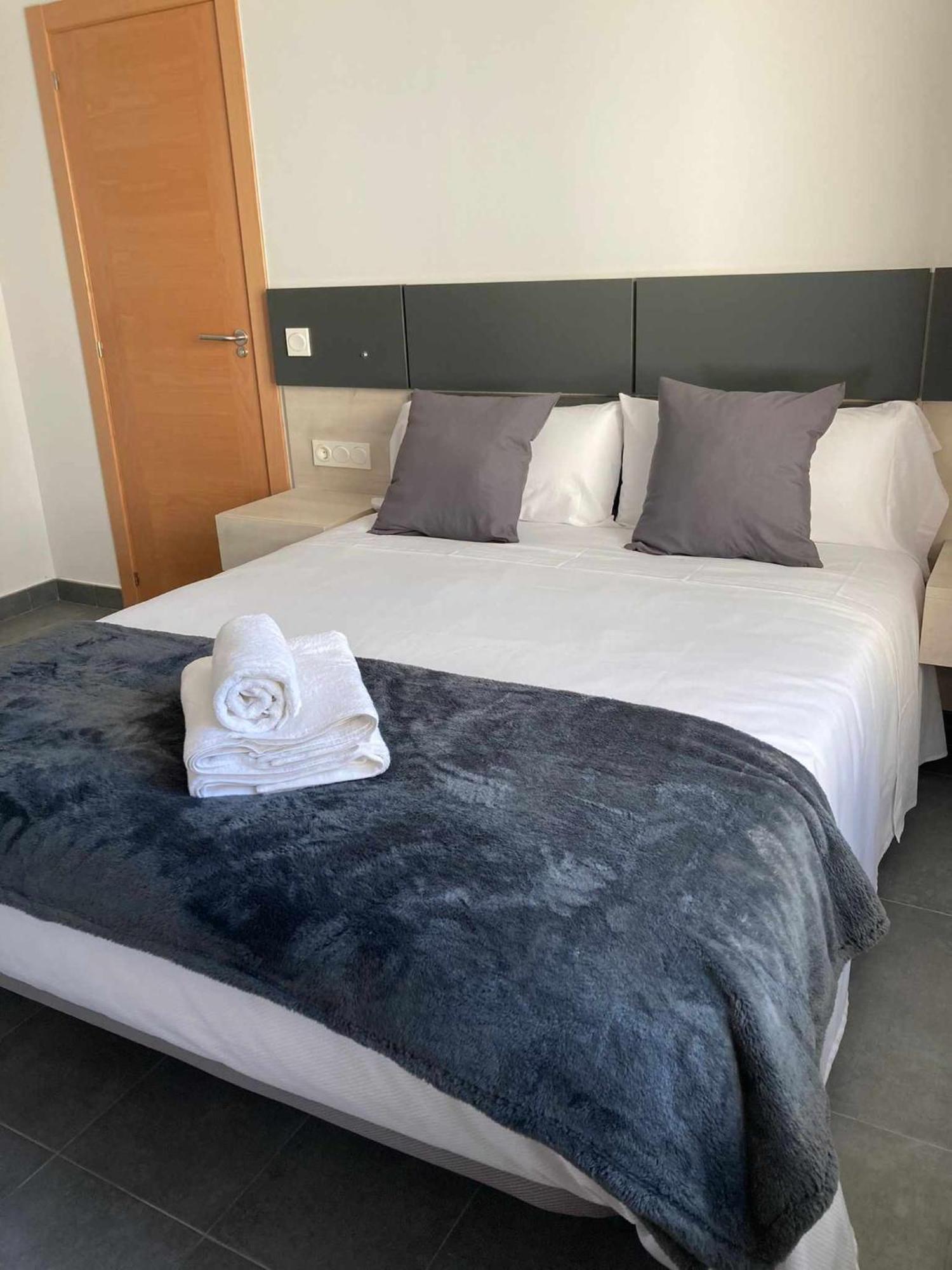 Ramon Y Cajal Suites De Luxe レオン エクステリア 写真